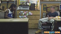 video 黒人の男が質屋でラテン系のガールフレンドを売る sex