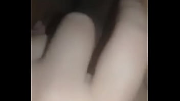 video моя извращенная сестра мастурбирует за своим столом скрытая камера sex