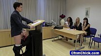 video 服を着たベイビーは屈辱を与える sex