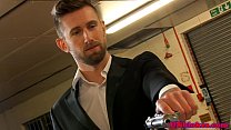 video いくつかのランダムな男をクソ英語のギャング sex