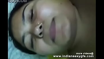 video インドのセックスビデオで彼女のジューシーなおっぱいを露出する裸の巨乳bhabhiindiansexygfscom sex