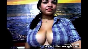 video インドのムンバイdesi巨乳bhabhiがライブウェブチャットの彼女の正面を公開しますindiansexygfscom sex