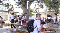 video 校庭で吸うティーンキャシディクライン sex