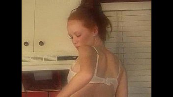 video хизер кэролин раздевается на кухне sex